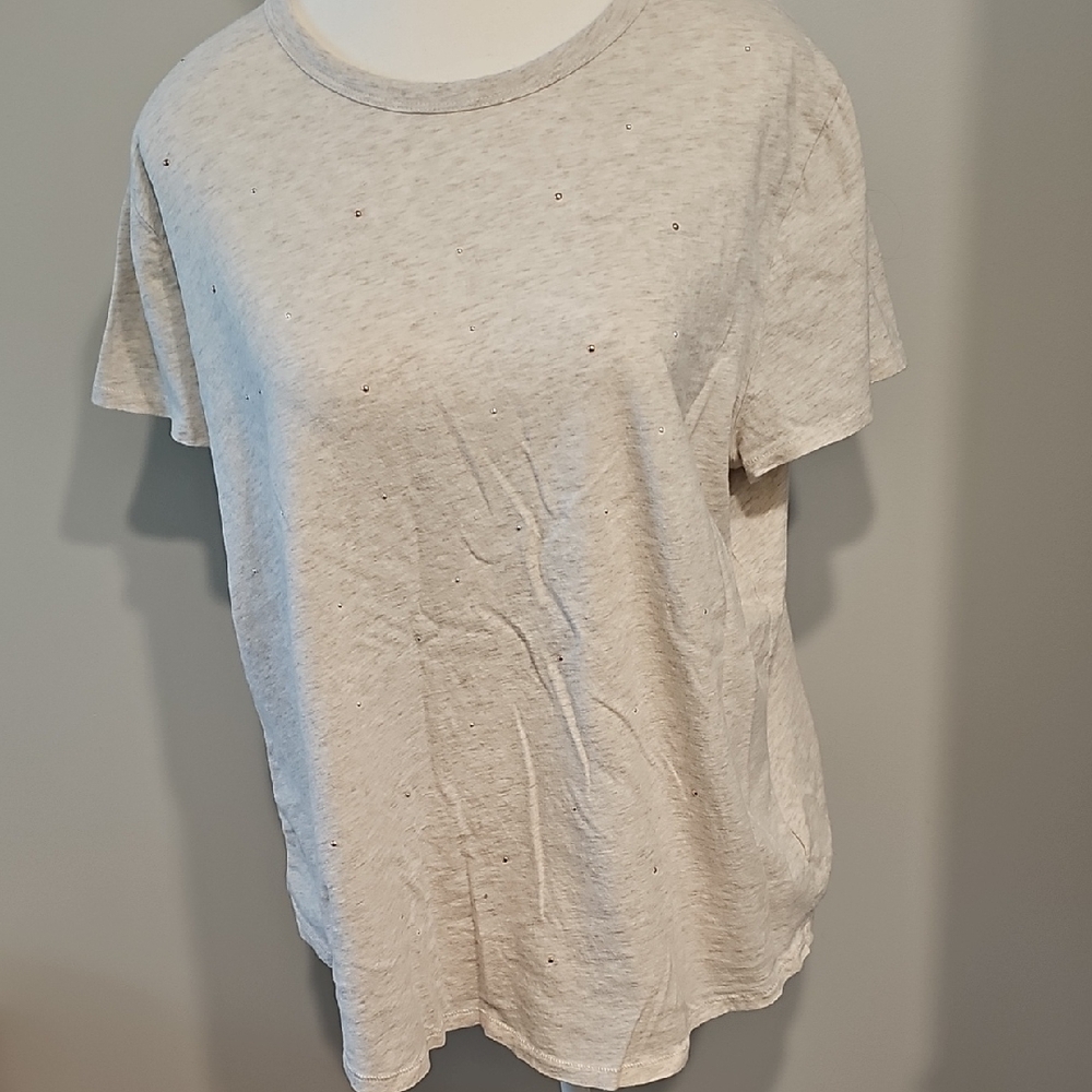 Gap Casual Light Gray T-Shirt with Subtle Embellishments EUC XL